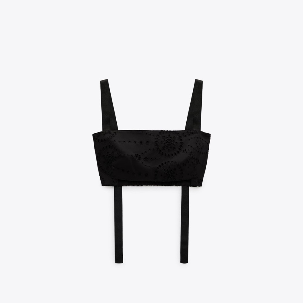 Eyelet top
